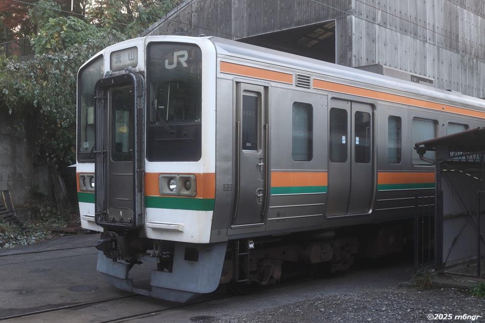 イベント展示のため貫通幌が取り付けられた新車両